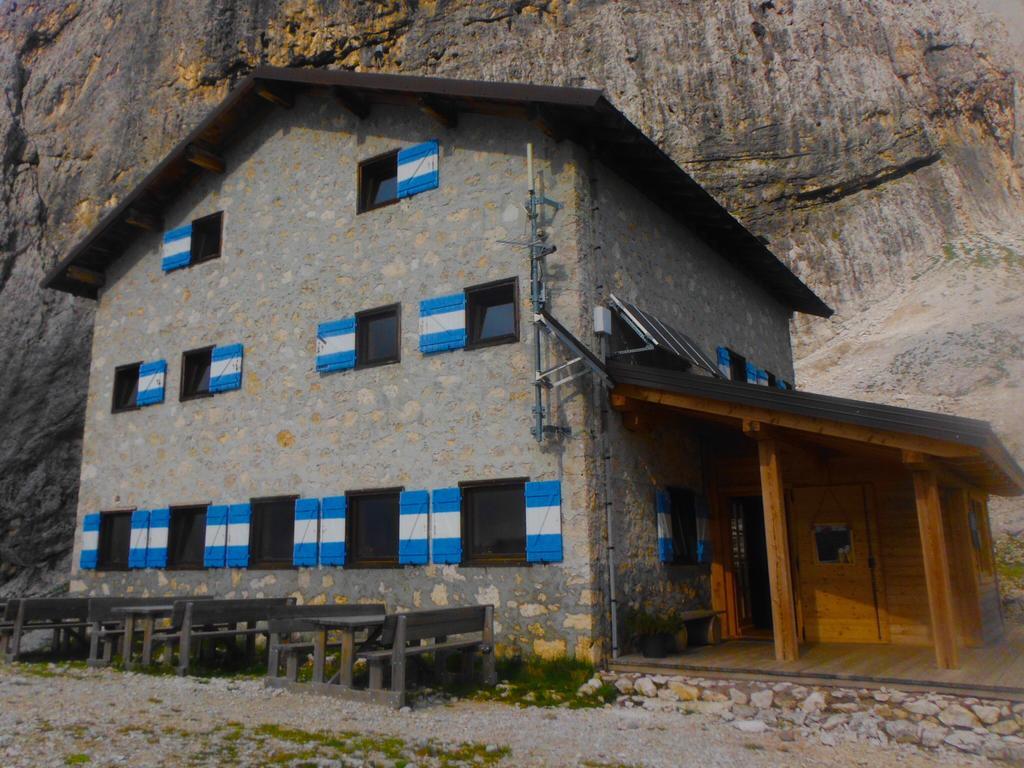 מלון סן מרקו די קסטרוזה Rifugio Velo Della Madonna מראה חיצוני תמונה